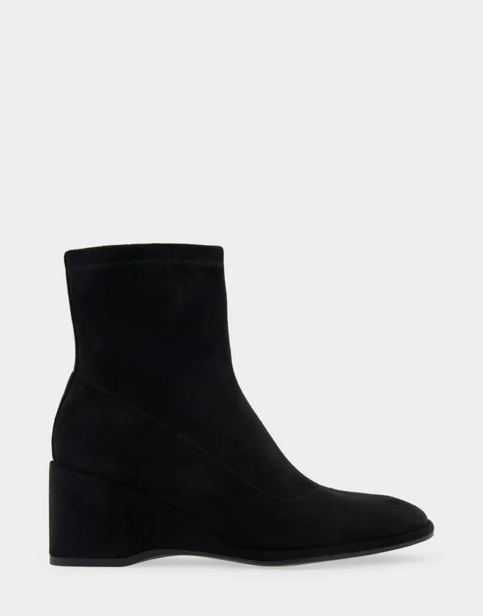 Aerosoles Comfortable Women039s Wedge Heel Ankle Boot In Black Faux Suede Black Faux Suede Women Ankle Boots Aerosoles Comfortable Women039s Wedge Heel Ankle Boot In Black Faux Suede Black Faux Suede Women Ankle Boots