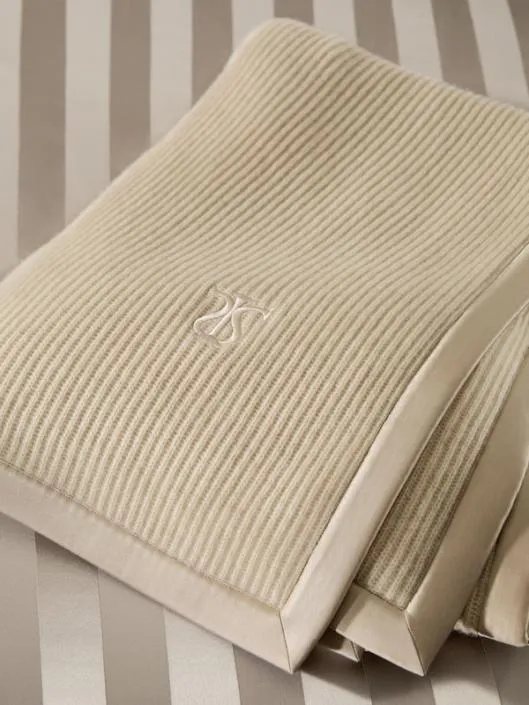 Cashmere Throw With Silk Edging WomenHome Pillows Lilysilk Knitwear