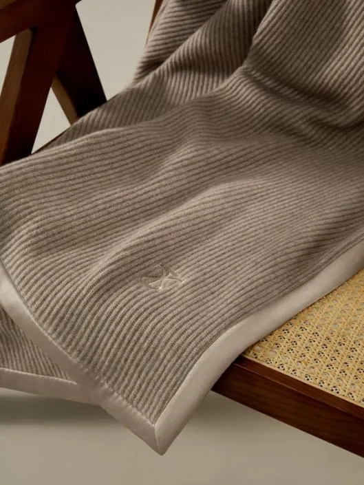 Cashmere Throw With Silk Edging WomenHome Pillows Lilysilk Knitwear