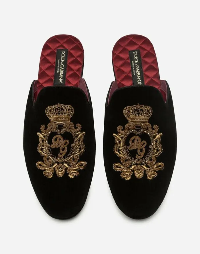 Dolce and Gabbana Loafers And Moccasins Men Velvet Slippers With Coat Of Arms Embroidery Black Dolce and Gabbana Loafers And Moccasins Men Velvet Slippers With Coat Of Arms Embroidery Black