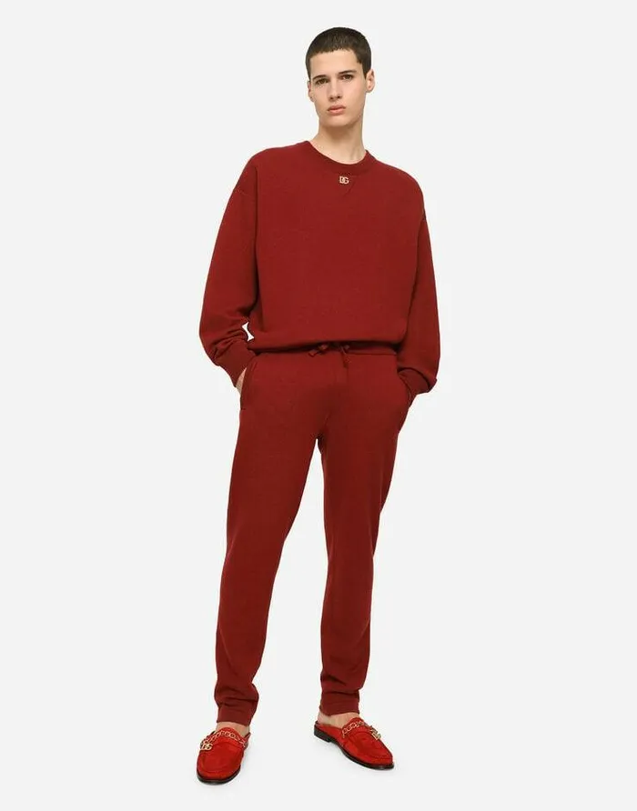 Dolce and Gabbana Trousers And Shorts Men Cashmere Jogging Pants With DG Logo Bordeaux Dolce and Gabbana Trousers And Shorts Men Cashmere Jogging Pants With DG Logo Bordeaux