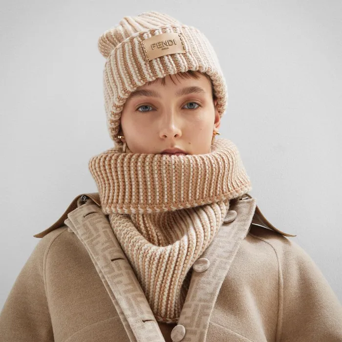 Fendi Scarves and Ponchos Collar Beige Wool Collar 8211 Women