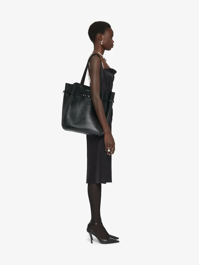 Givenchy Medium Voyou Tote Bag In Leather Black Women Shoulder Bags Givenchy Medium Voyou Tote Bag In Leather Black Women Shoulder Bags