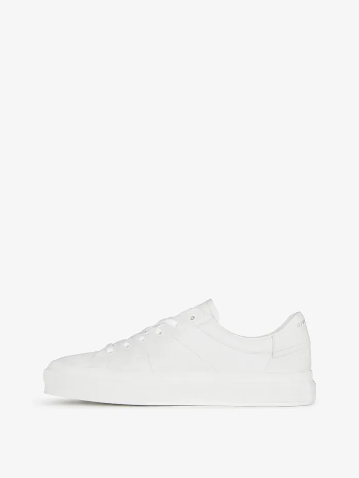 Givenchy Sneakers City Sport In Leather With Tag Effect 4G Print Whiteblack Men Sneakers Givenchy Sneakers City Sport In Leather With Tag Effect 4G Print Whiteblack Men Sneakers