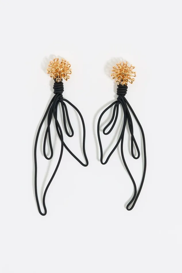 Gold Chrysanthemum Earrings With Black Leaves Black Women Bimba Y Lola Jewelry