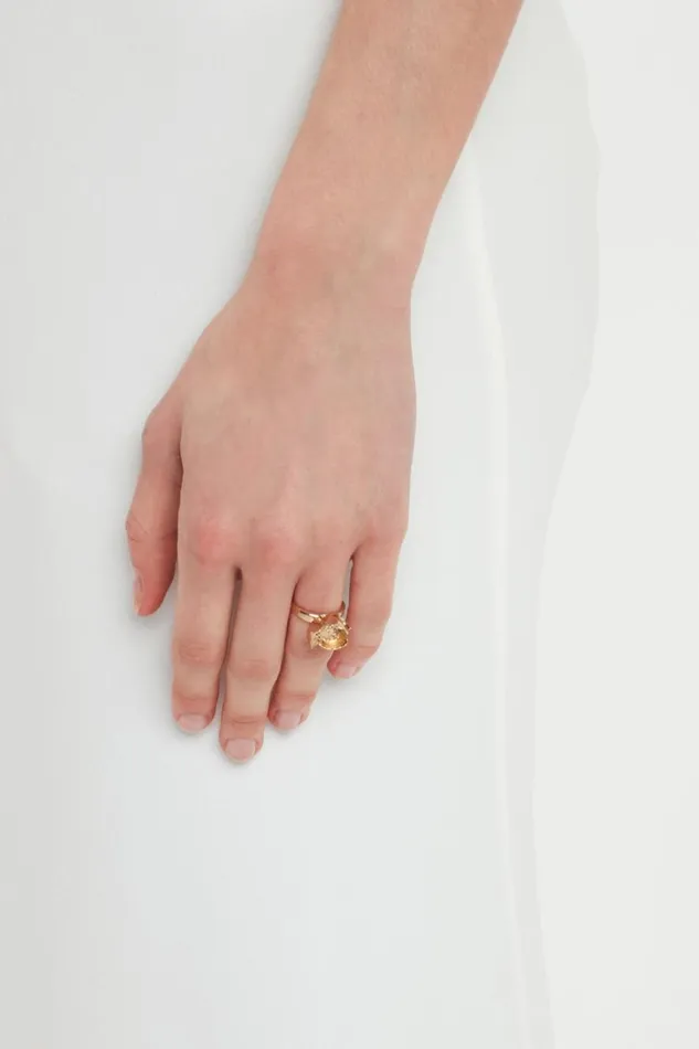 Jewellery Women Victoria Beckham Exclusive Camellia Flower Ring In Gold
