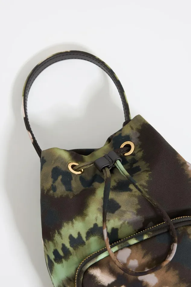 Khaki Nylon Lovecamu Bucket Bag Lovecamu Khaki Women Bimba Y Lola Mini Bags Khaki Nylon Lovecamu Bucket Bag Lovecamu Khaki Women Bimba Y Lola Mini Bags