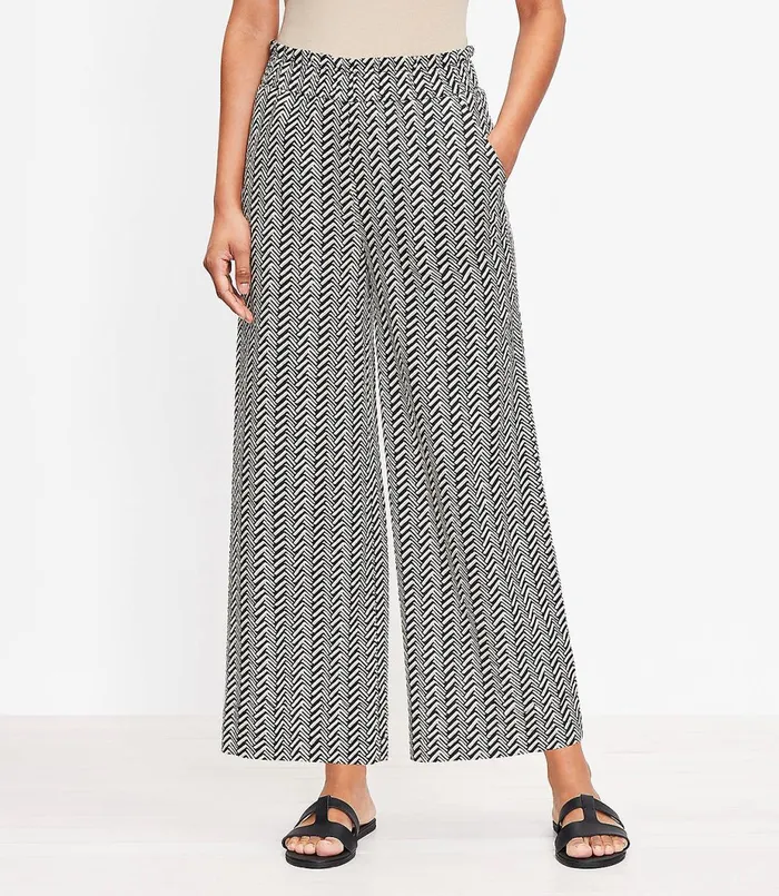 LOFT Petite Pull On Wide Leg Pants In Chevron Linen Blend Black Women Petite Pants LOFT Petite Pull On Wide Leg Pants In Chevron Linen Blend Black Women Petite Pants