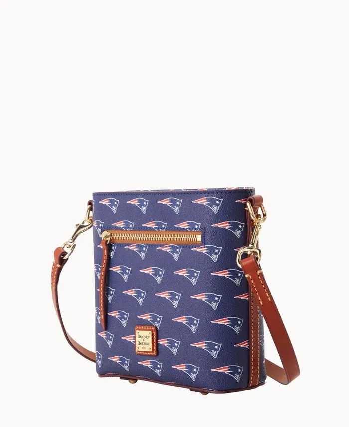 NFL Patriots Small Zip Crossbody Patriots Woman Dooney and Bourke Crossbodies NFL Patriots Small Zip Crossbody Patriots Woman Dooney and Bourke Crossbodies