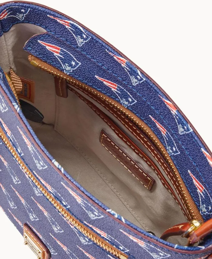 NFL Patriots Small Zip Crossbody Patriots Woman Dooney and Bourke Crossbodies NFL Patriots Small Zip Crossbody Patriots Woman Dooney and Bourke Crossbodies