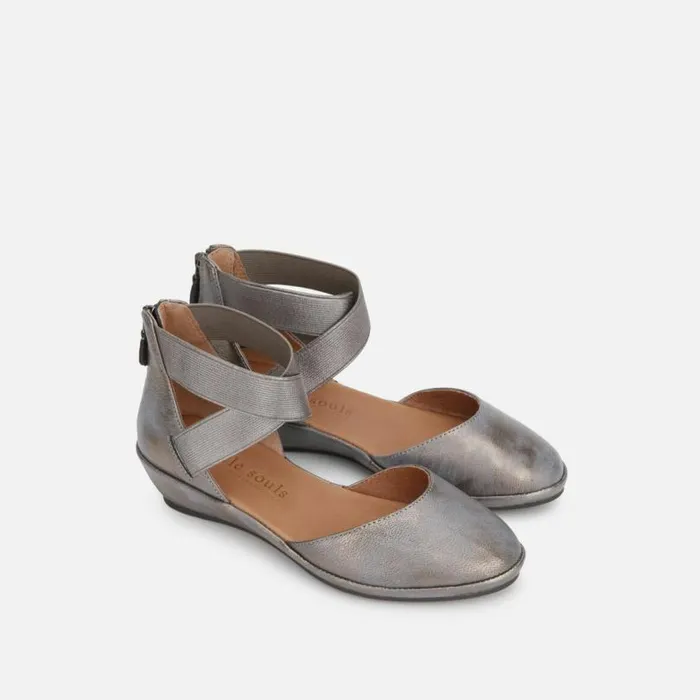 Noa Ankle Strap Wedge Pewter Women Kenneth Cole Flats