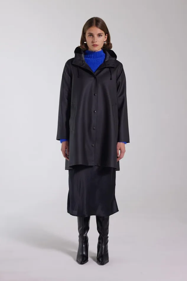 Raincoats Women Stutterheim Black Raincoat For Women 8211 Mosebacke
