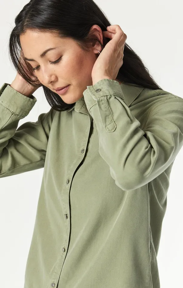 Shelby SemiFitted Shirt In Oil Green Supersoft Chic Women Mavi Jeans Shirts Shelby SemiFitted Shirt In Oil Green Supersoft Chic Women Mavi Jeans Shirts