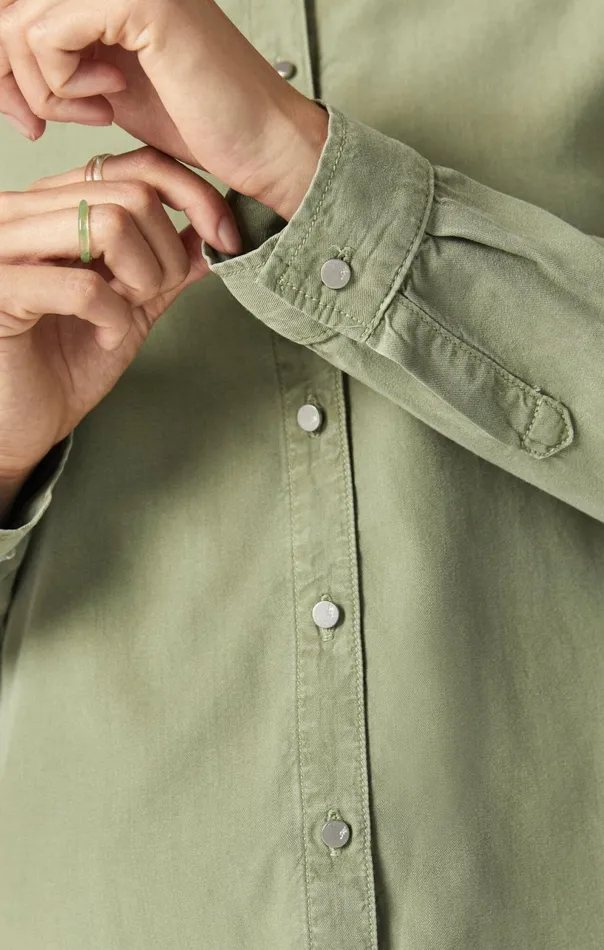 Shelby SemiFitted Shirt In Oil Green Supersoft Chic Women Mavi Jeans Shirts Shelby SemiFitted Shirt In Oil Green Supersoft Chic Women Mavi Jeans Shirts