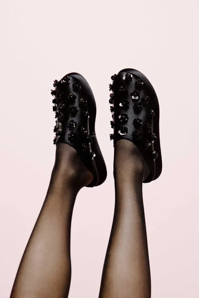 Stine Goya Shoes SGSeoul Mules 8211 Black 3D Flowers 8211 Women