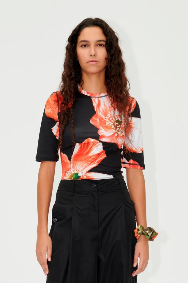 Stine Goya Tops and Shirts SGMinerva Tshirt 8211 Opium Poppies 8211 Women