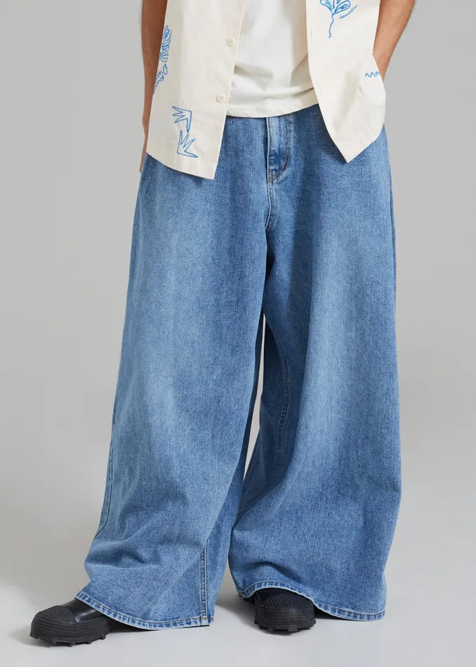 The Frankie Shop Bottoms Sasha Men Wide Leg Jeans 8211 Worn Wash 8211 Men