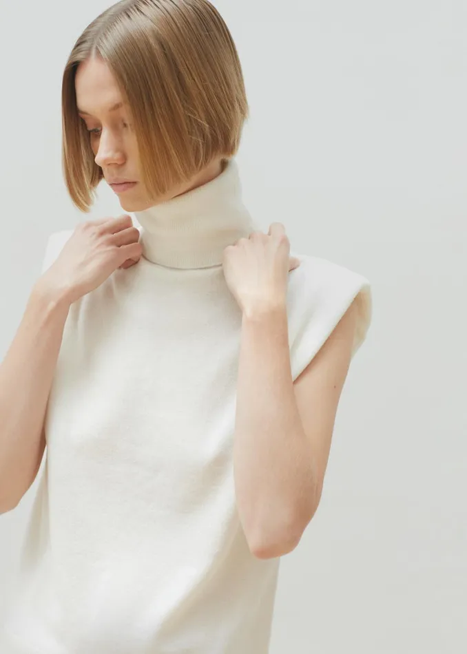 The Frankie Shop Knitwear Nadia Thin Padded Sleeveless Turtleneck 8211 Ivory 8211 Women