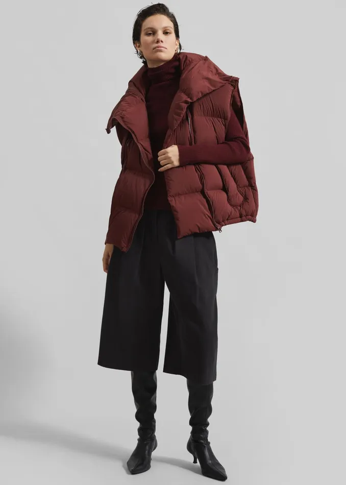 The Frankie Shop Outerwear Otley Sleeveless Puffer Vest 8211 Burgundy 8211 Women