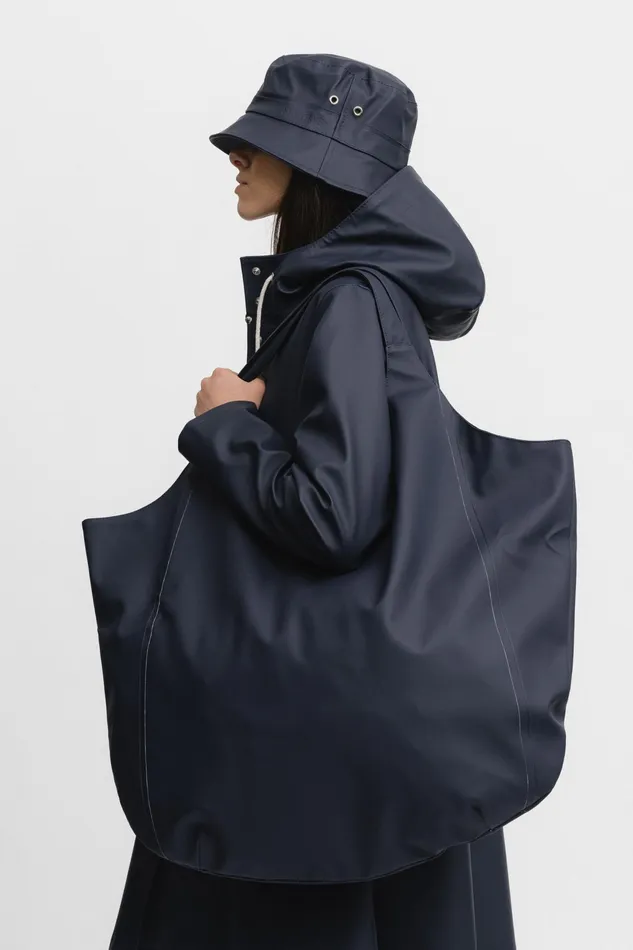Weekend Bags Women Stutterheim Svea Bag Navy