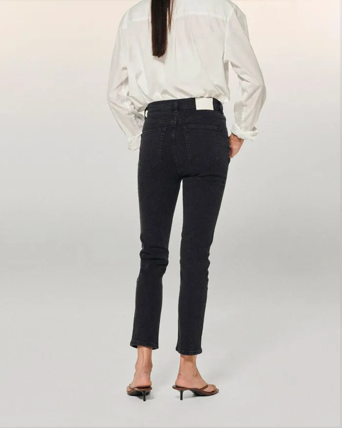 Women Jeans From Future Slim Fit Johnny Jeans Black
