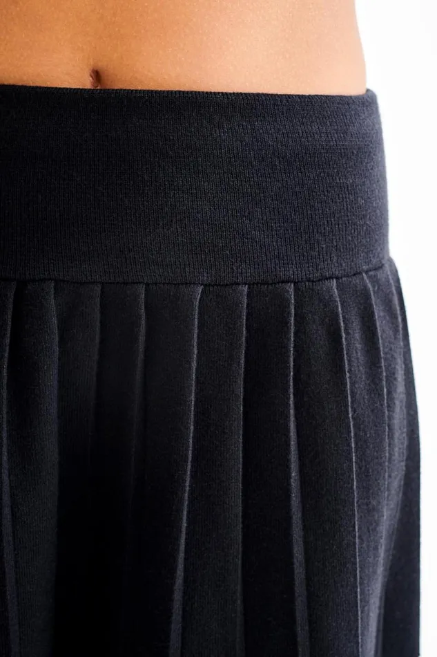 Women Meshki Bottoms Beverly Knit Pleated Mini Skirt 8211 Black
