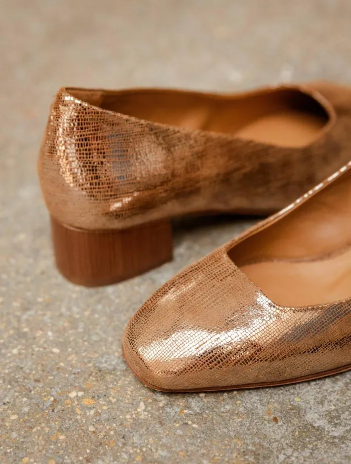 Women Pumps and Mary Janes Bobbies Rosie Golden Women Pumps and Mary Janes Bobbies Rosie Golden