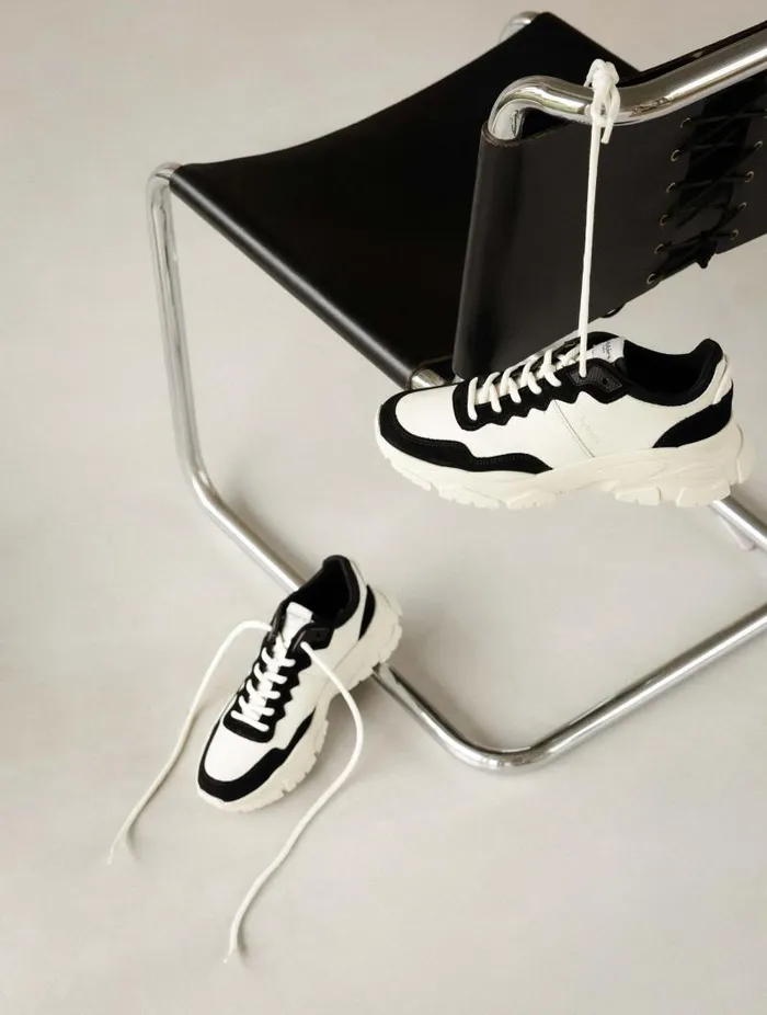 Women Sneakers Bobbies Rinjani Off White and Black Women Sneakers Bobbies Rinjani Off White and Black