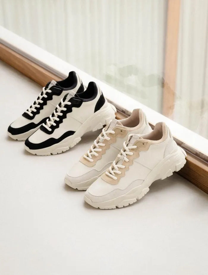 Women Sneakers Bobbies Rinjani Off White and Black Women Sneakers Bobbies Rinjani Off White and Black